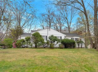 105 Crestwood Dr, Stamford, CT 06905