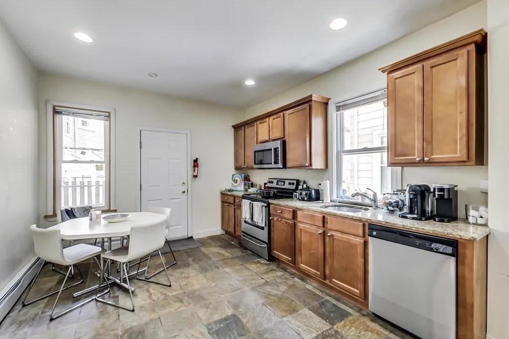 Primary Photo - 47D Hillside St #2A