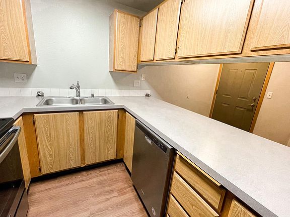 5th image of 15524 E 4th Ave #26