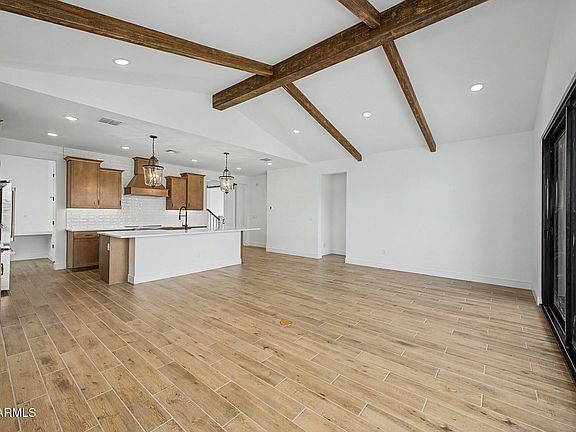 4th image of 1131 E Yellowstone Pl