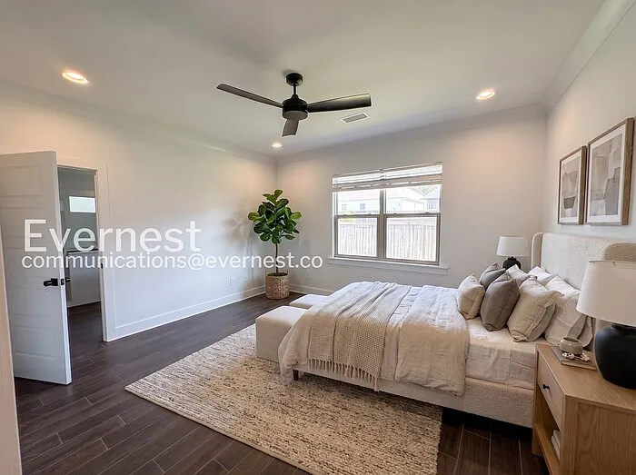 3 bed, 2.0 bath, 1900 sqft, $2,600 — Photo 4