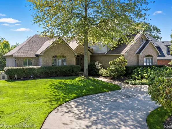 1539 Wandrei Ct, Commerce Township, MI 48382