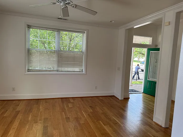 221 N Spring St — Photo 3
