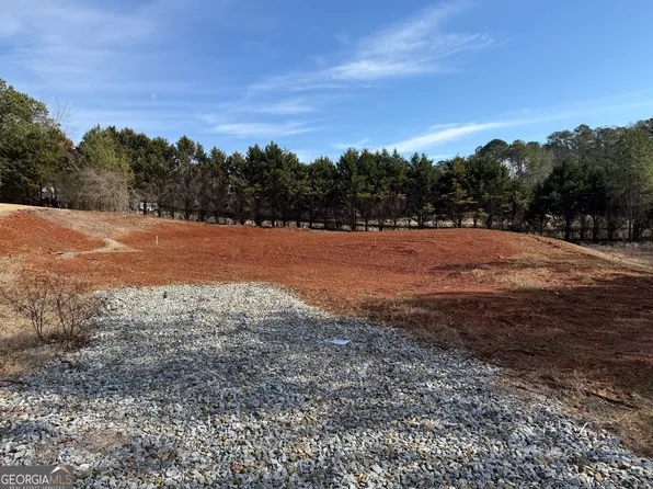 106 Landings Way, Lagrange, GA 30240