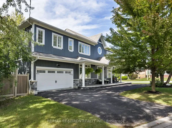 138 Roxborough Rd, Newmarket, ON L3Y 3L3