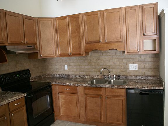 2nd image of 3204 Thorn Ct