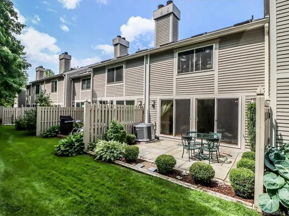 22 Strathmore Lane #22, Westport, CT 06880