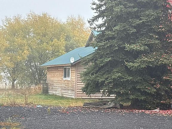 3rd image of 35210 N Spotted Rd