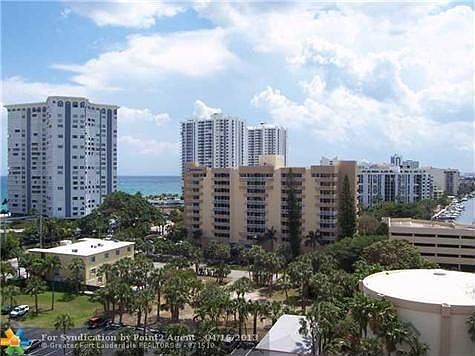 3rd image of 1200 Hibiscus Ave APT 1106