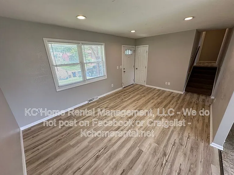 5029 NE 56th Pl — Photo 10