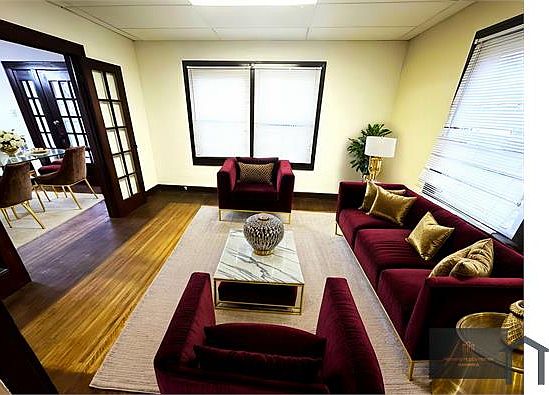 2nd image of 512 E Troy Ave