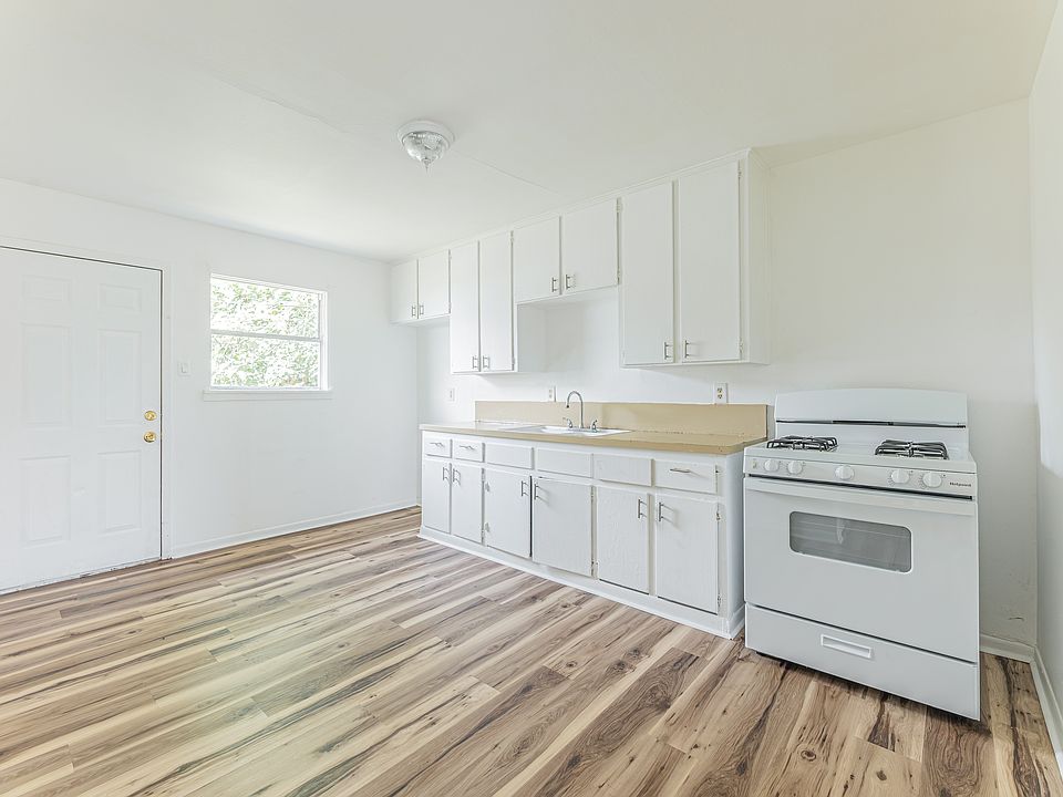 1st image of 401 S 40th St #B