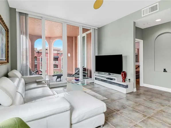 410 Bayfront PL #2501, NAPLES, FL 34102