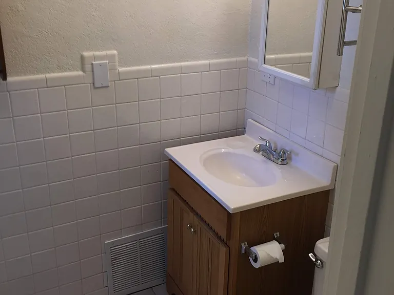 115 N Park St #5 — Photo 10