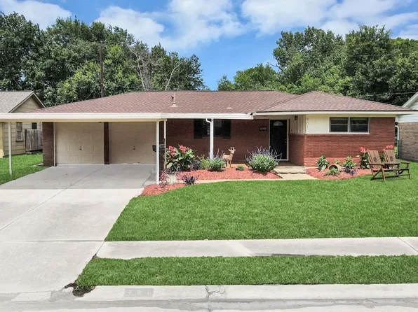 901 Alyse St, Deer Park, TX 77536