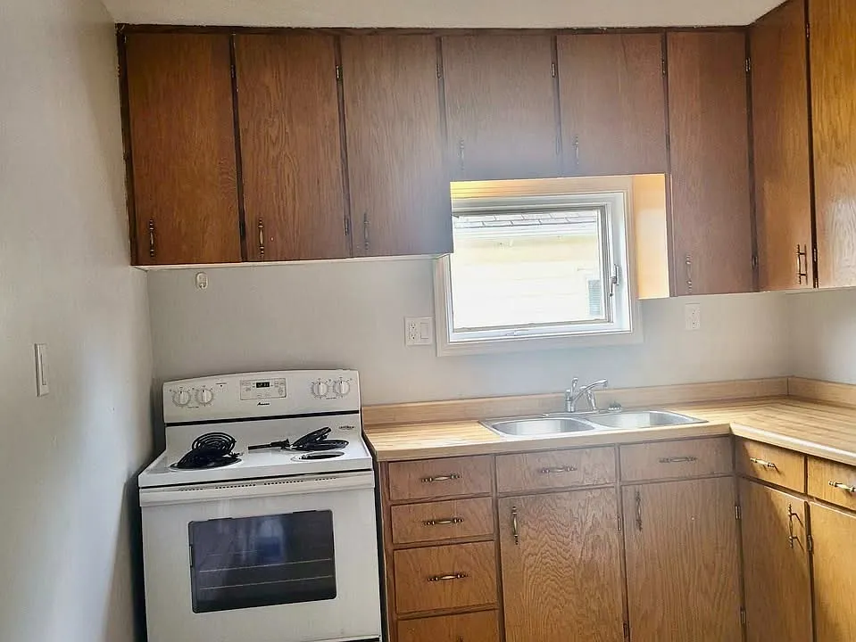 56 West St #4