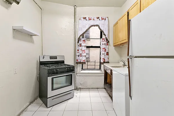 Sold by Compass | media 34