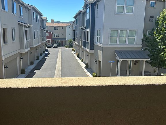 4th image of 533 Covelo Ln