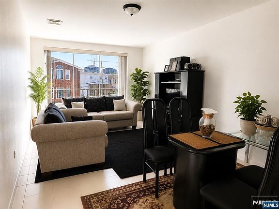 4th image of 603 55th St APT 205