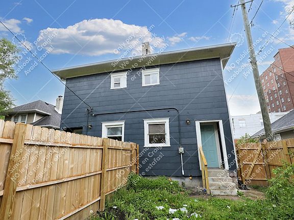 2nd image of 516 N Dearborn St #516
