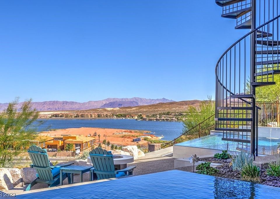 1st image of 48 Canyon Shores Pl