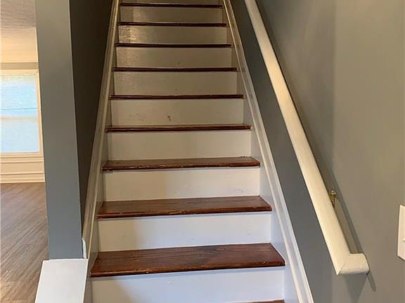 2nd image of 454 Shadetree Ln