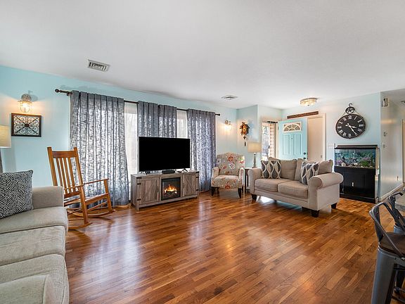 3rd image of 4407 Allison Dr