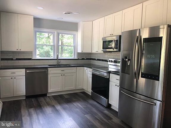 5th image of 11426 Meadowlark Dr