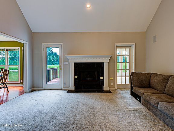 5th image of 3005 Lake Vista Dr