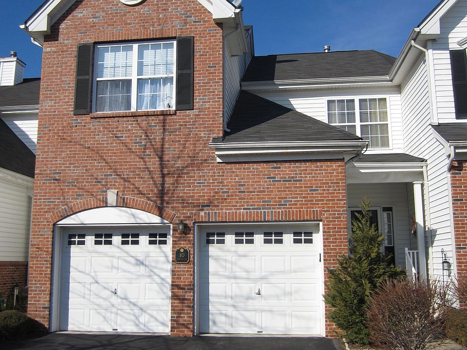 10 Paddock Lane
