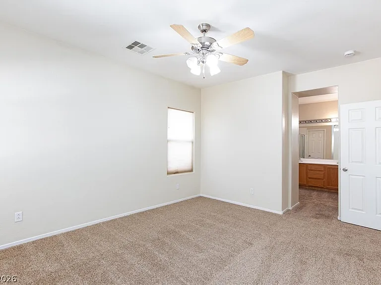2598 Highland Cliff Dr — Photo 21