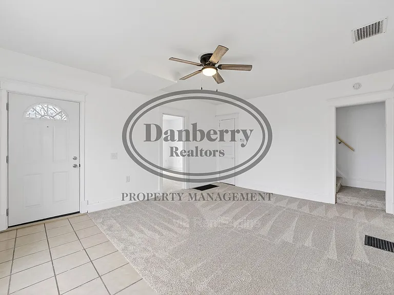 260 E 6th St — Photo 3