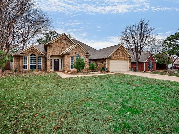 3rd image of 2505 Stanford Dr