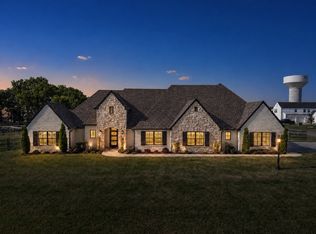 5876 Meadows Ridge Rd, Owasso, OK 74055