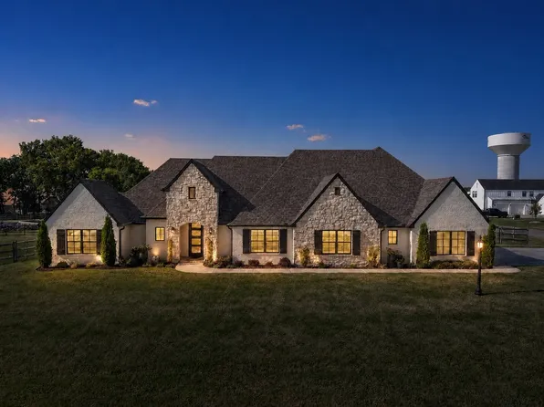 5876 Meadows Ridge Rd, Owasso, OK 74055
