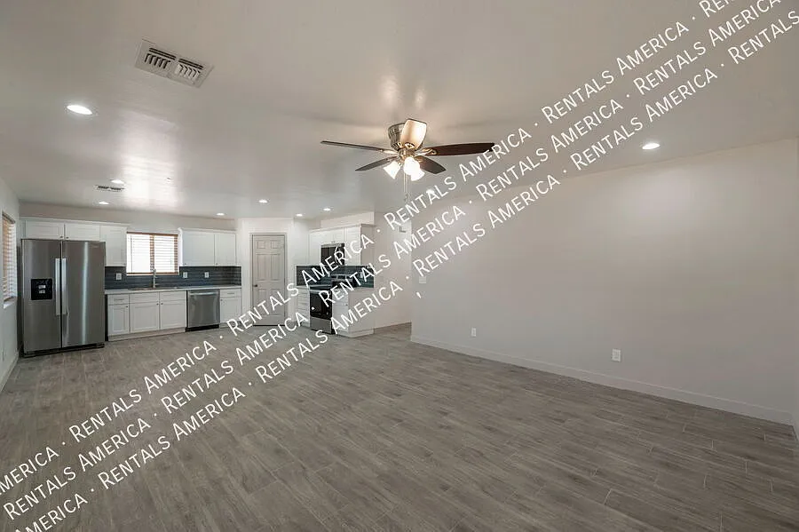 *$500 off your 1st month's rent with a signed 12-month lease* — Photo 2