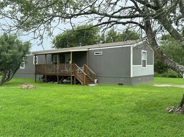 112 E Toledo St, Seadrift, TX 77983