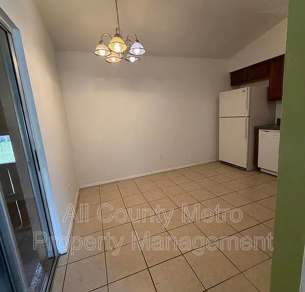2539 Ridgewood Ave — Photo 8