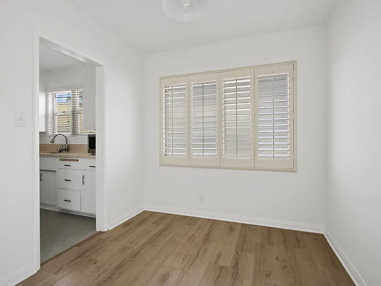 943 6th Street in Santa Monica - North of Wilshire and only 6 blocks to the beach! — Photo 7