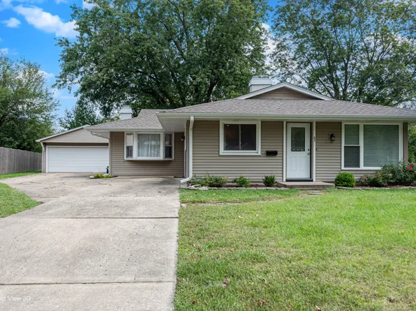 65 Eastfield Rd, Montgomery, IL 60538