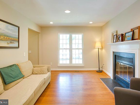 2nd image of 6028 Westbourne Pl