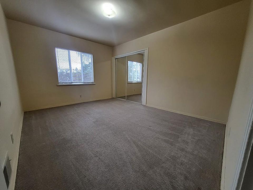 2nd image of 4117 Los Feliz Blvd APT 3