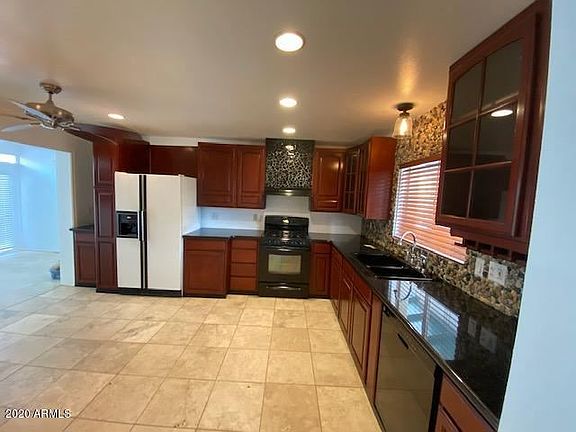 3rd image of 2202 E Linda Ct