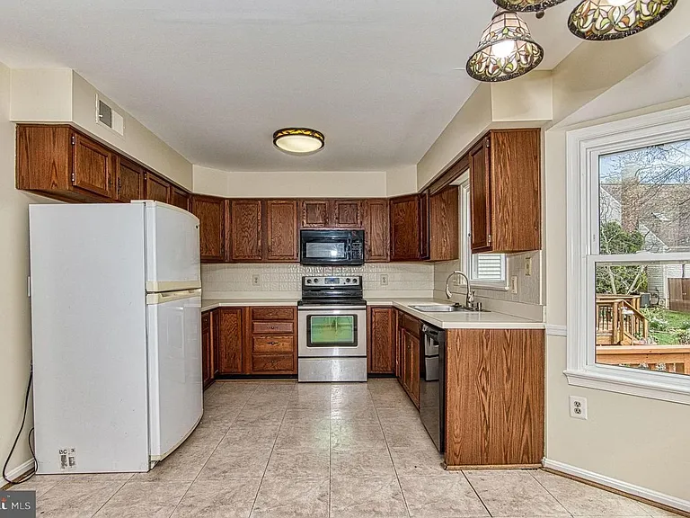2205 Cedar Mill Ct — Photo 25