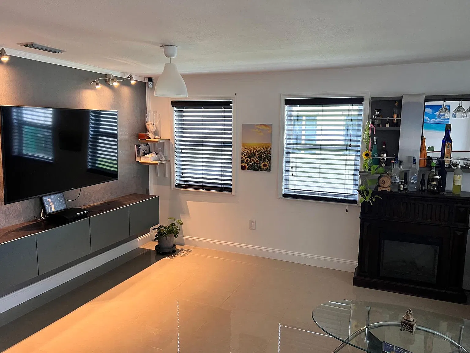 3 bed, 2.5 bath, 1523 sqft, $3,100 — Photo 3