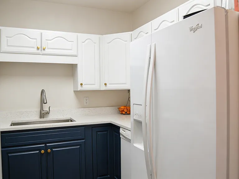 1 Towers Park Ln #1704 — Photo 3