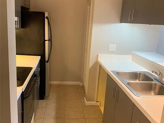 3rd image of 4191 SE 22nd Ave #1
