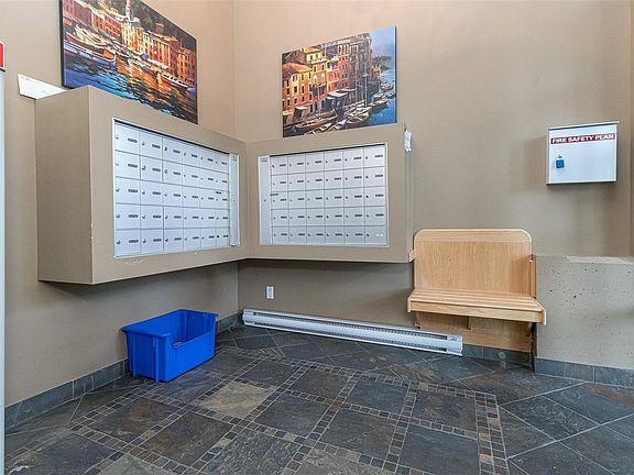 5th image of 1620 McKenzie Ave #202