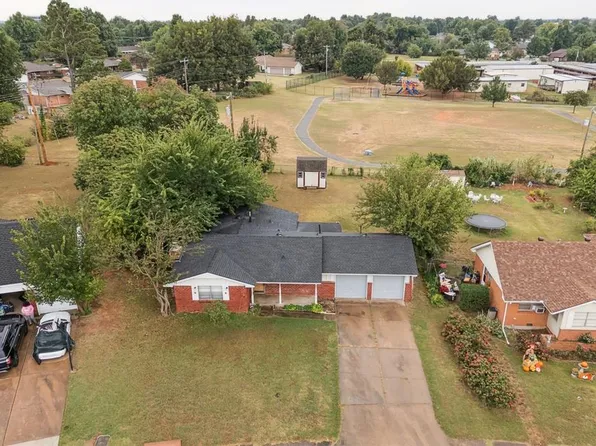 112 W Silver Meadow Dr, Midwest City, OK 73110