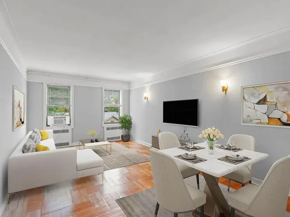 300 Ocean Parkway image 4 of 16